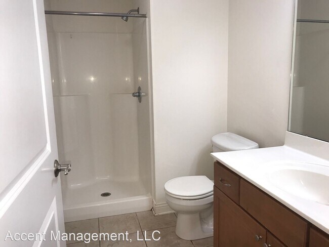 Building Photo - 5 br, 2 bath House - 2021 Monroe St