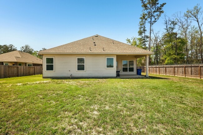 Building Photo - 18473 Railroad Ave