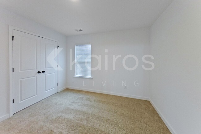 Building Photo - 142 Hughes Dr