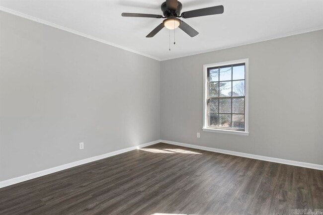 Building Photo - 2014 W Lakeview