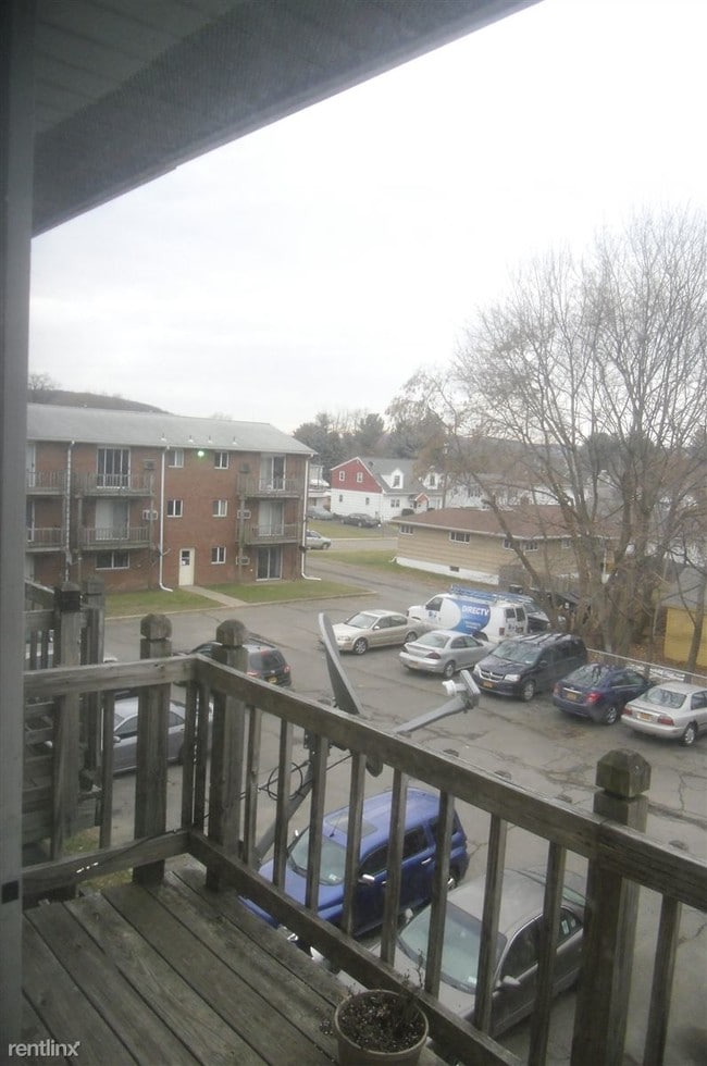 Building Photo - 2 br, 1 bath Apartment - 224 Harry L Dr TLC