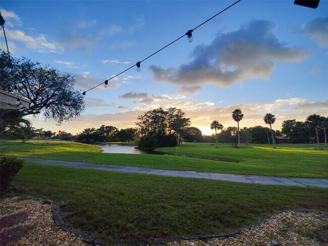 Building Photo - 5109 Banyan Ln