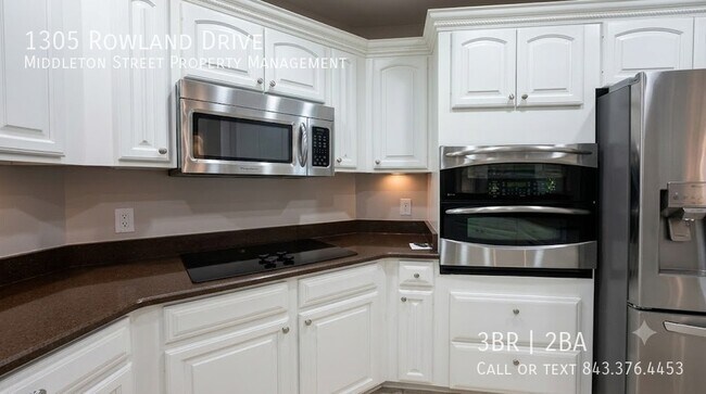 Building Photo - 1305 Rowland Dr