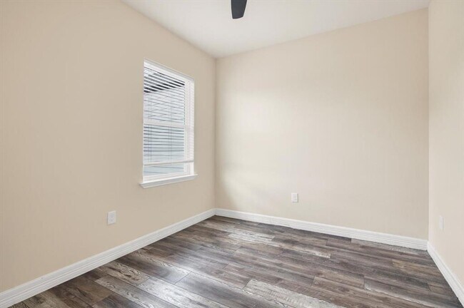 Building Photo - 6605 Avenue O