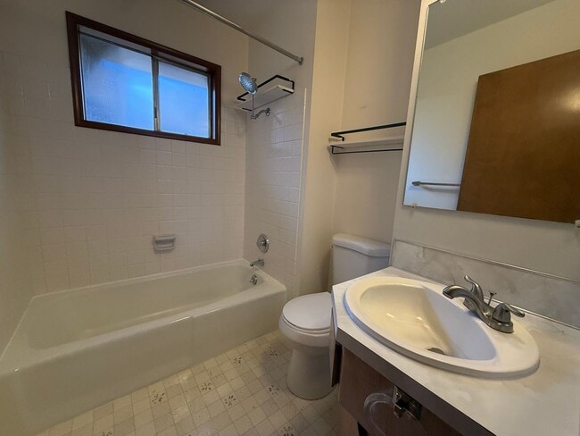 Building Photo - Bright & Beautiful 3-Bedroom Beaverton Home with A/C, Washer & Dryer, and Tons of Storage!