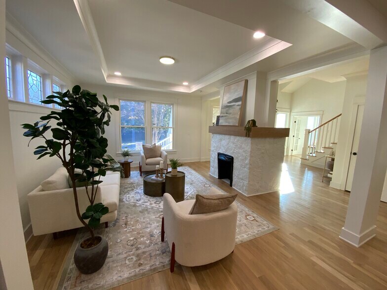 Building Photo - 116 3rd Ave