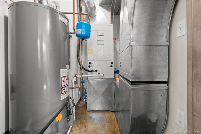 Building Photo - 10 Ann St