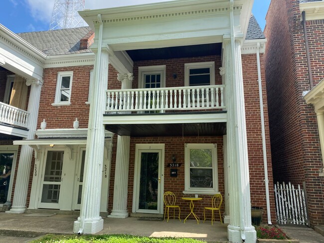 Primary Photo - 3218 W Grace St