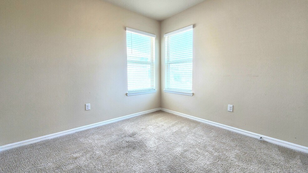 Building Photo - 16749 Harper Cove Dr
