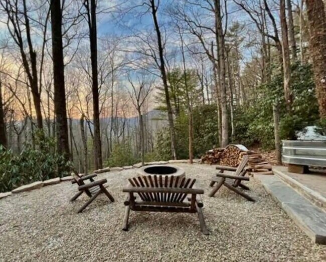 Building Photo - 59 Elm Dr