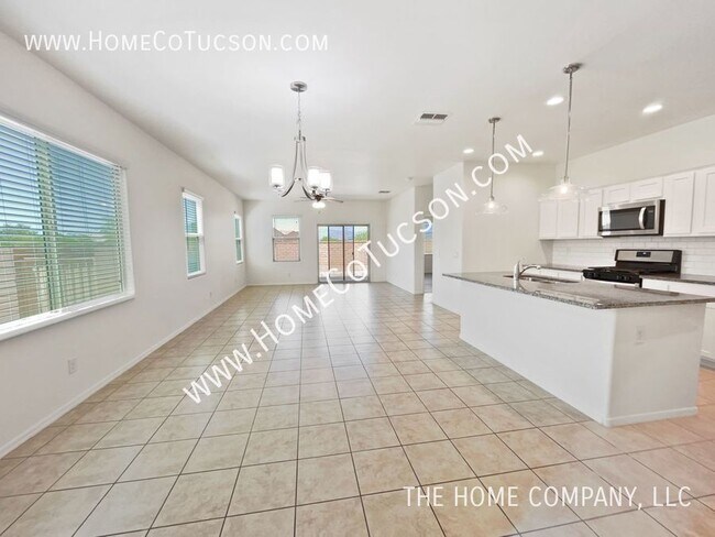 Building Photo - 7540 S Circulo Rio Blanco