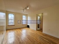 Building Photo - 707 W 171st St