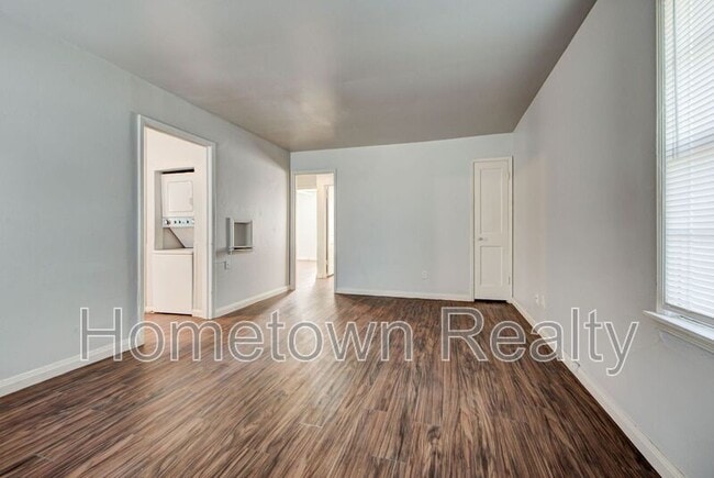 Building Photo - 432 Babb Dr