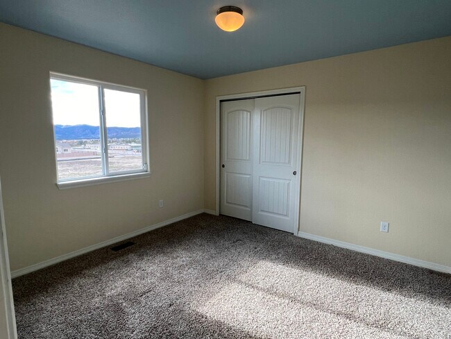 Building Photo - 878 Gold Canyon Rd