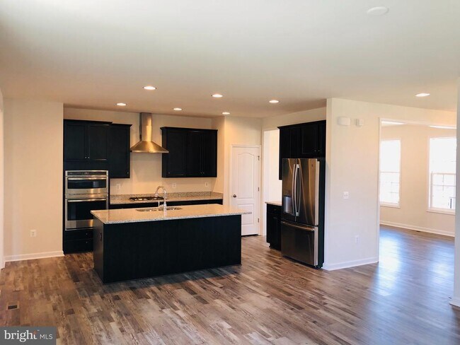 Building Photo - 336 Boxelder Dr