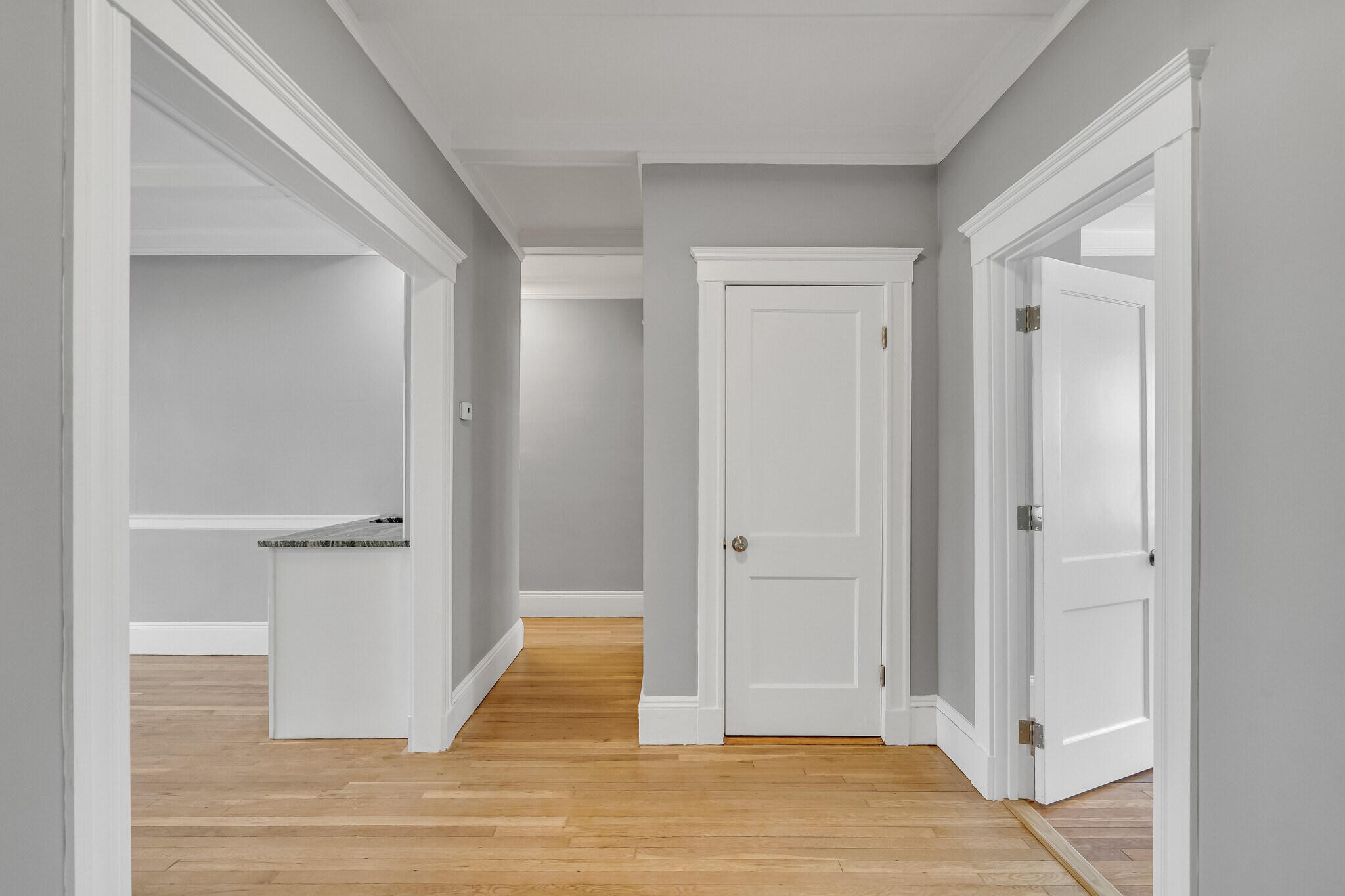 Building Photo - 142 Sutherland Rd