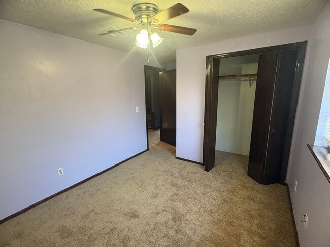 Building Photo - Three bedroom home in Del City