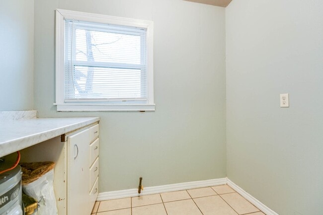 Building Photo - NOW AVAILABLE - Santa Rita Charmer w/ Deta...