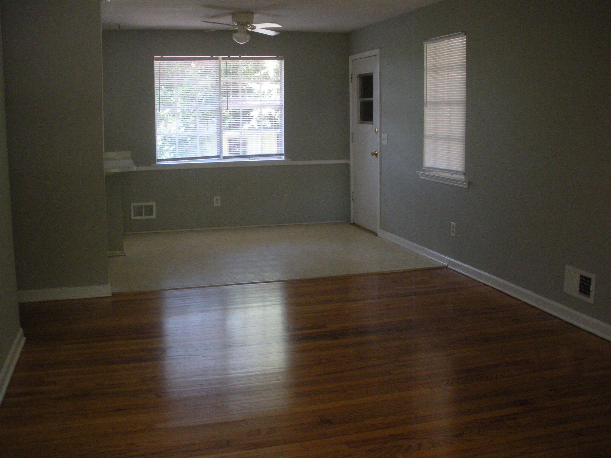 Building Photo - 2900 Holt Dr