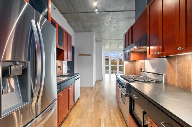 Building Photo - 1bd/1ba Seattle Condo