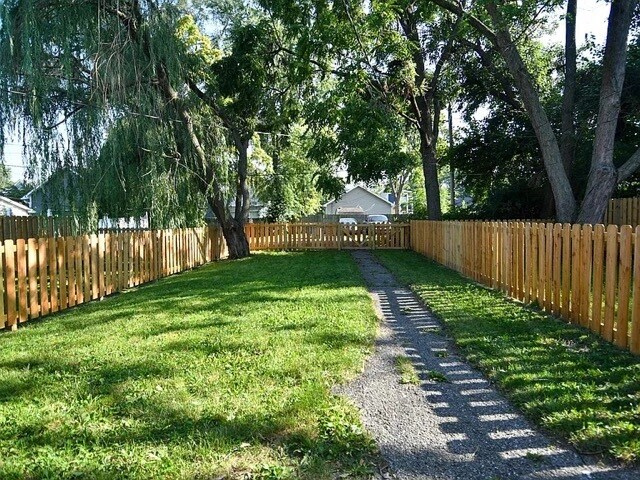 Building Photo - 2217 Lexington Ave