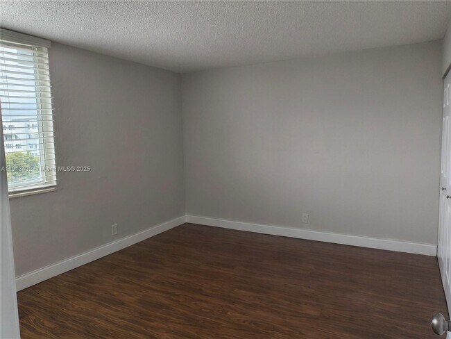 Building Photo - 9143 SW 77th Ave