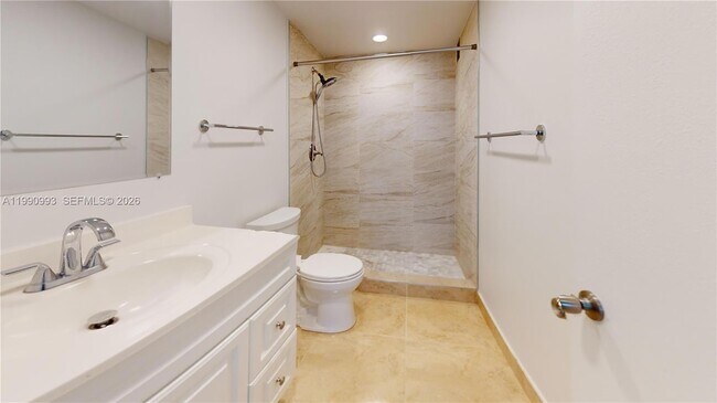 Building Photo - 2500 Parkview Dr