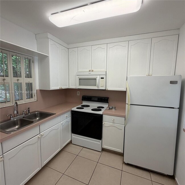 Building Photo - 7505 SW 82nd St