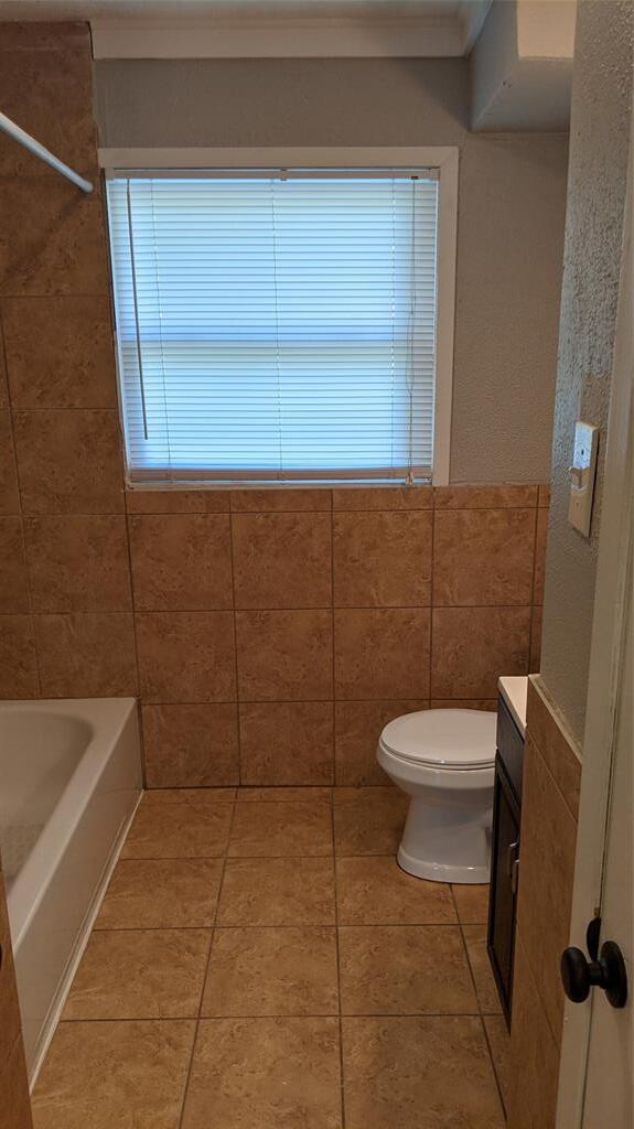 Building Photo - 204 3rd St