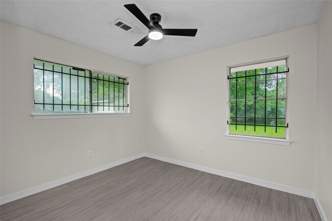 Building Photo - 7329 Gleason Rd