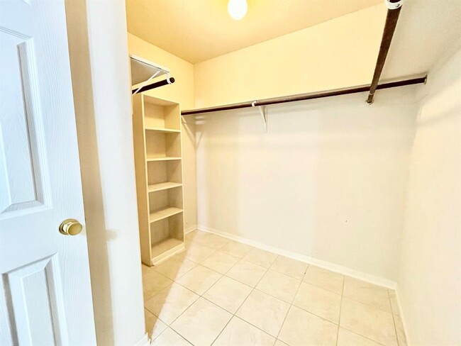 Building Photo - 2126 Juniper Dale Dr