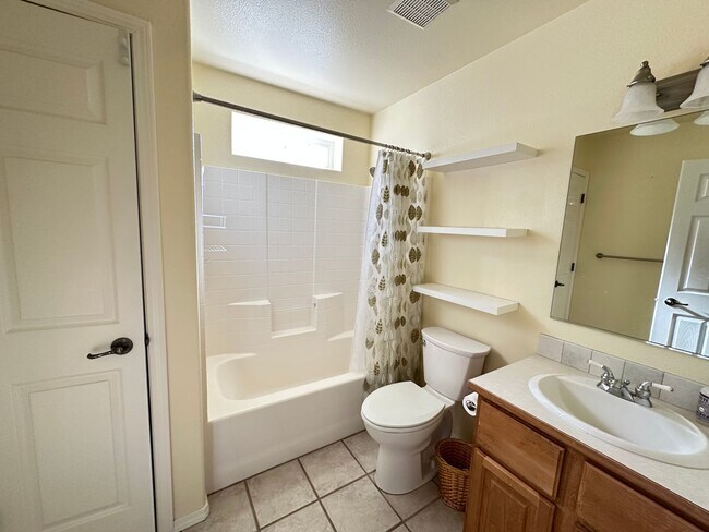 Building Photo - Coeur D'Alene Home