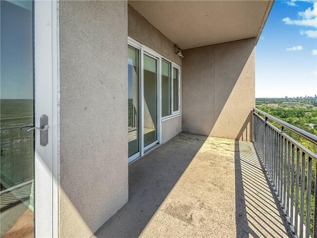 Building Photo - 2950 Mt Wilkinson Pkwy SE