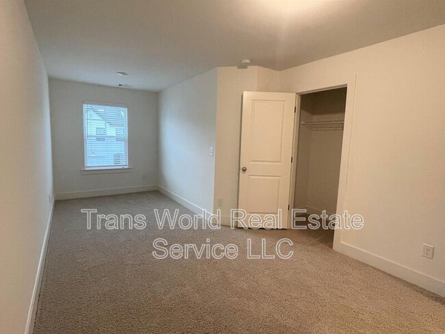 Building Photo - 158 N Auburn Landing Pl