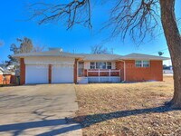 Building Photo - 611 Garth Brooks Blvd