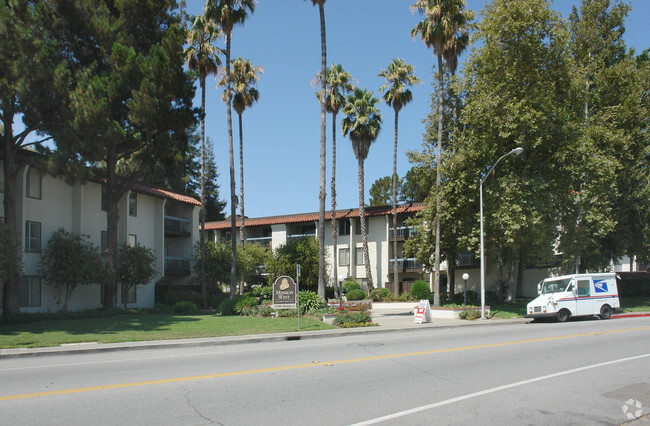Building Photo - Mission West Apartments