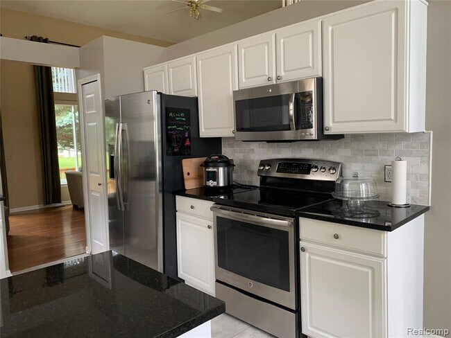 Building Photo - 3141 Bridlewood Dr