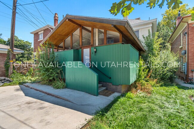 Building Photo - 1073 E 200 S