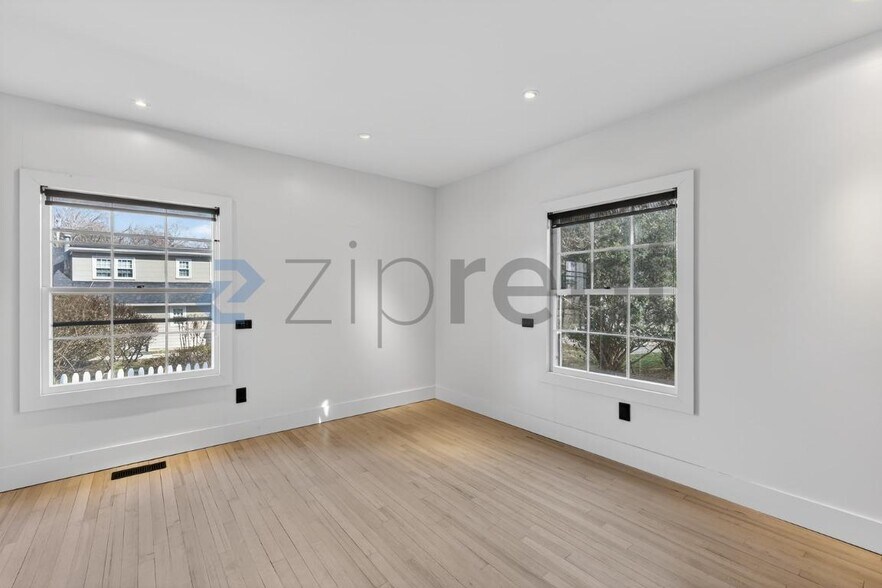 Building Photo - 6 Bonwit Rd