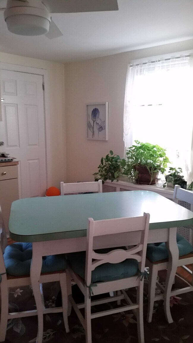 Eat in Kitchen - 776 Union St