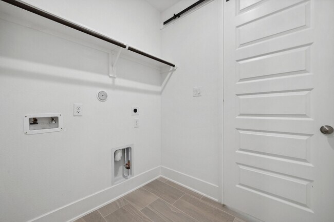 Building Photo - 863 Sarasota Shore Dr