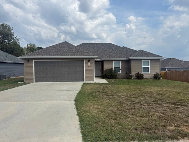Building Photo - 129 Silver Maple Dr