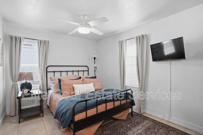 Building Photo - 2606 Juan St