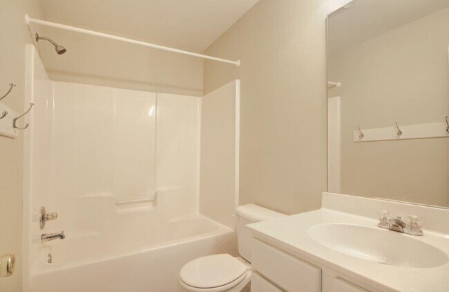 Building Photo - 453 Grayson Way
