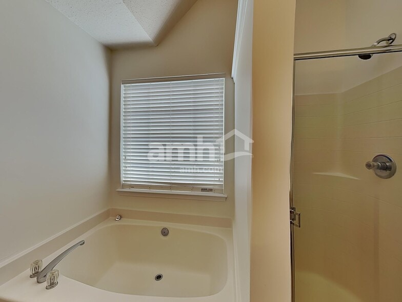 Building Photo - 6106 Trevor Simpson Dr