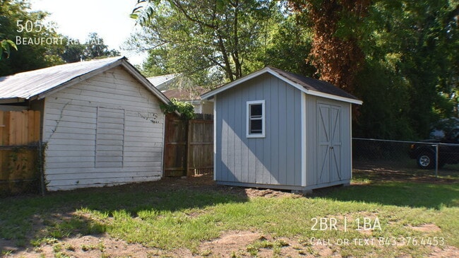 Building Photo - 505 Ribaut Rd