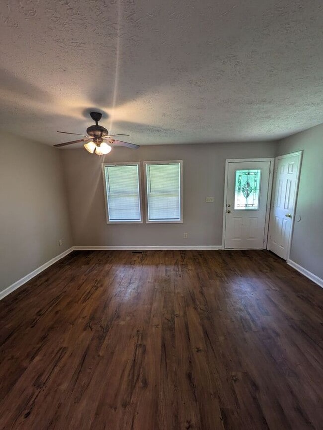 Building Photo - 2BD/1BA Unit in HIckory