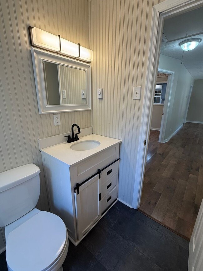 Building Photo - 2 Bedroom 1 Bath Rancher with Incredible Yard & Bonus Spaces