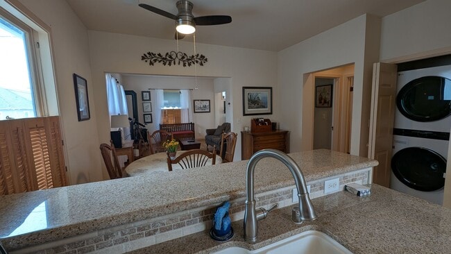 Building Photo - Quaint Historical Home near Downtown Pacif...