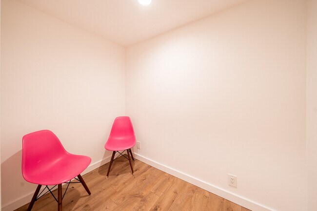 Building Photo - 2637 1/2 C St